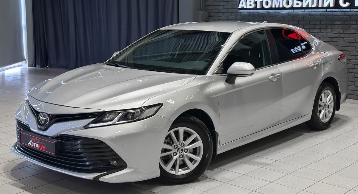 Toyota Camry - 2